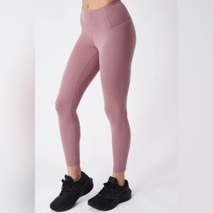 PATAGONIA W'S MAIPO 7/8 TIGHTS
Color Evening Mauve size large and size XL